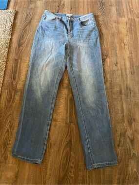 Women’s Size 31 Abound Light Blue Mom Jeans